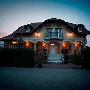 https://airport-almaskert-panzio.inbudapesthotels.com